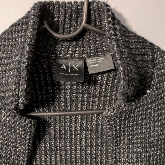 xs armani exchange crop top - Picture 3 of 8